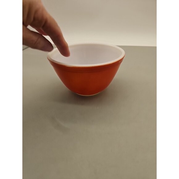 Vintage PYREX 401 FLAMEGLO Burnt Orange Ombre Mixing Bowl 1 1/2 PT Made in USA - Picture 4 of 6